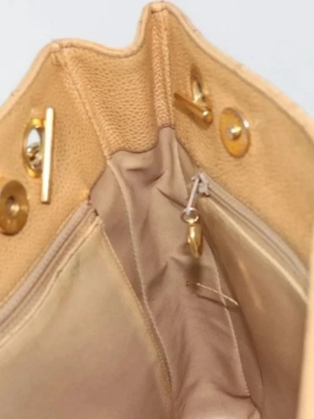 CHANEL Matelasse Chain Shoulder Bag Grained Calf Skin Beige Gold CC Auth YKZ963